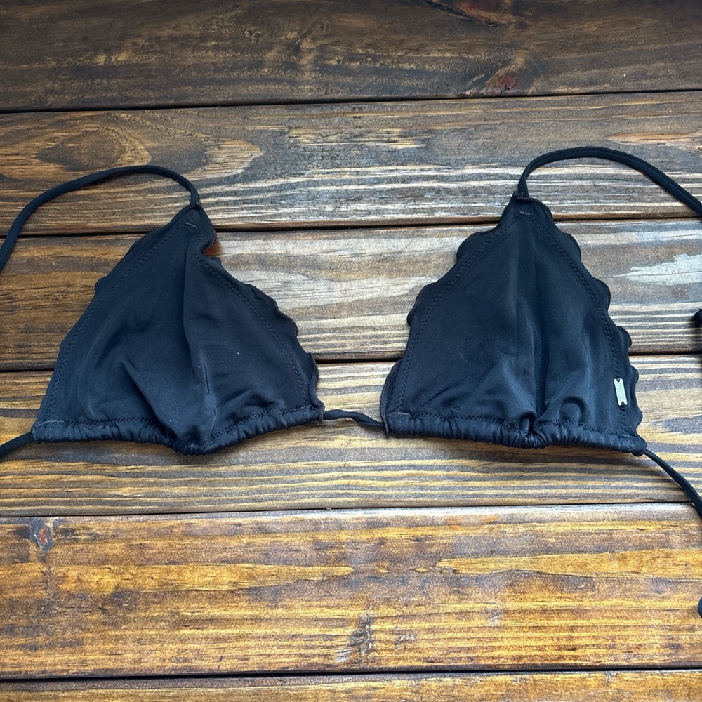 Victoria’s Secret / pink bikini top